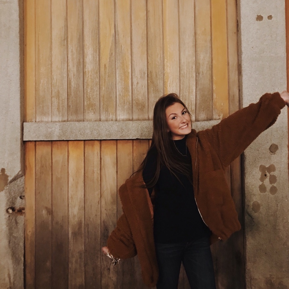 Meet your Posher, Ella